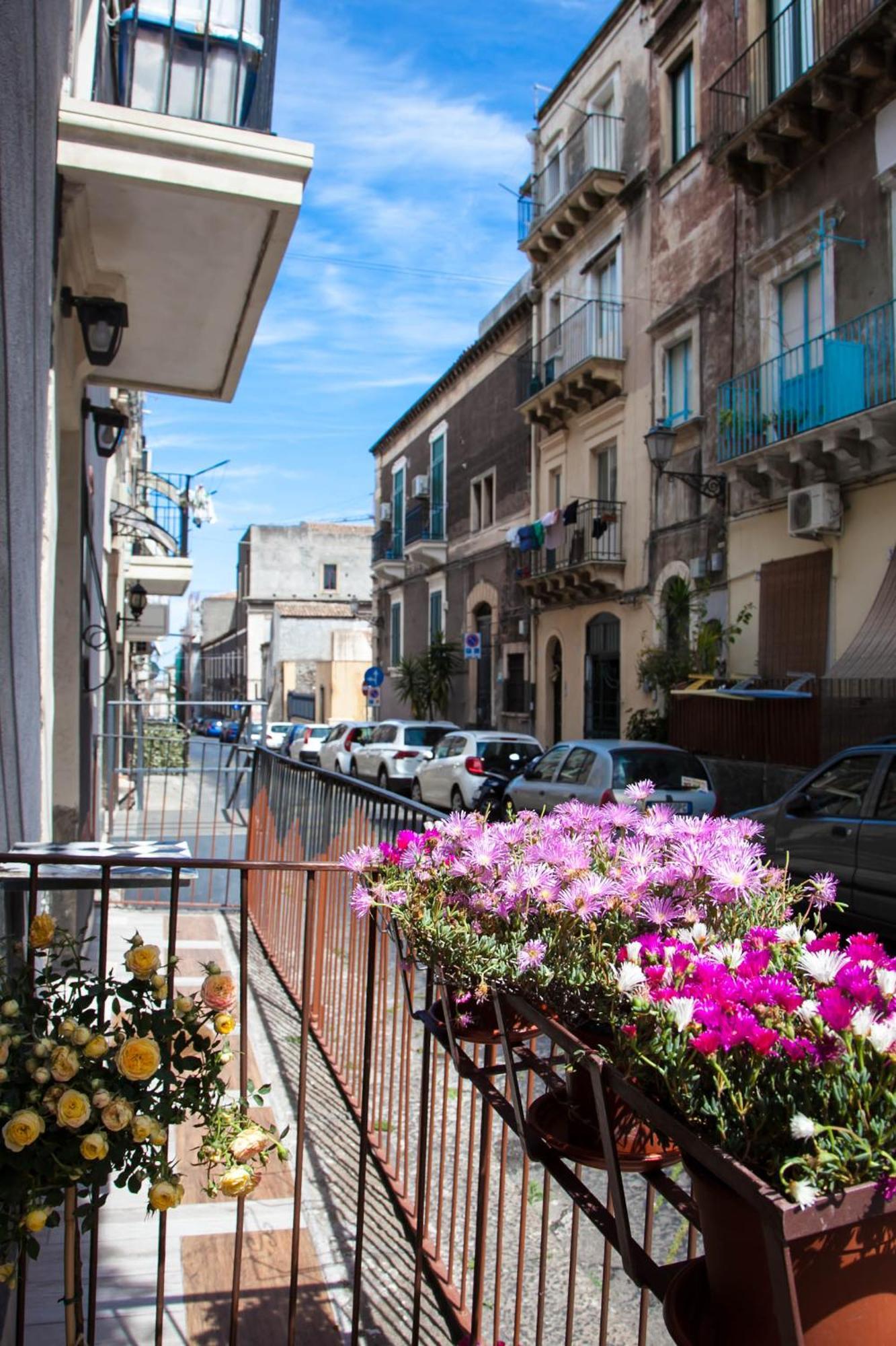 La Casetta In Centro By Sicily In Home Catânia Exterior foto